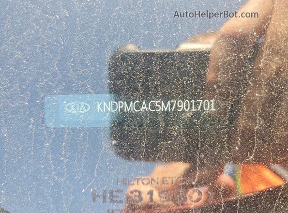 KNDPMCAC5M7901701 2021 KIA SPORTAGE Red 360 interior view