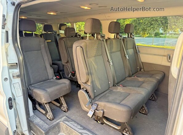 1FBZX2YMXHKA47224 2017 FORD TRANSIT White Սալոնի դիմացի տեսք