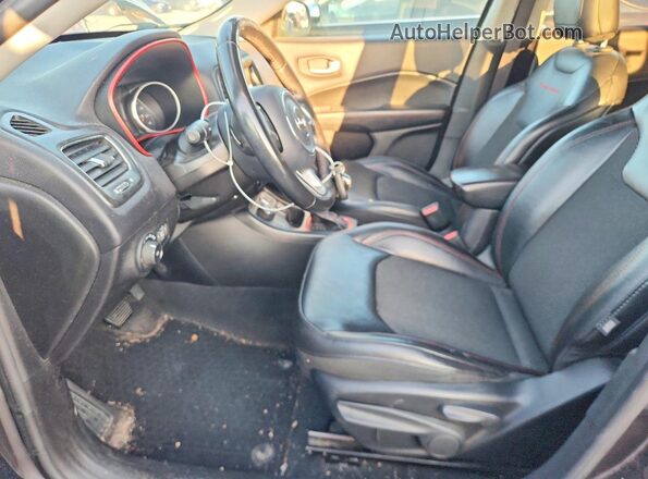 3C4NJDDB5JT451662 2018 JEEP COMPASS Gray Widok deski rozdzielczej