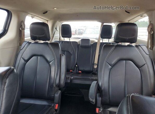 2C4RC1DG7LR182365 2020 CHRYSLER VOYAGER Silver Vista interior trasera