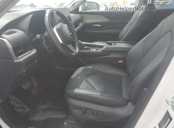 5TDAAAB59RS010004 2024 TOYOTA GRAND HIGHLANDER White Vista del salpicadero