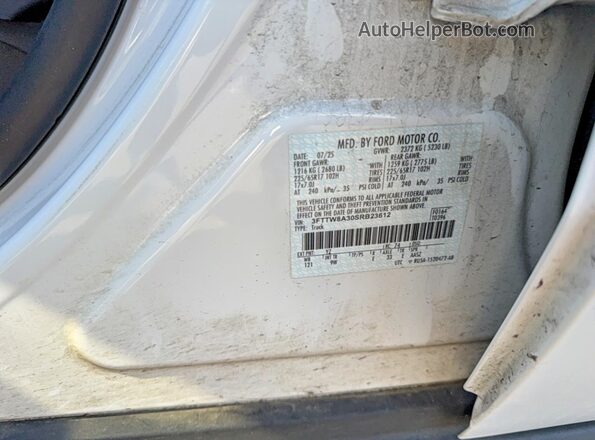 3FTTW8A30SRB23612 2025 FORD MAVERICK White Սալոնի հետևի տեսք