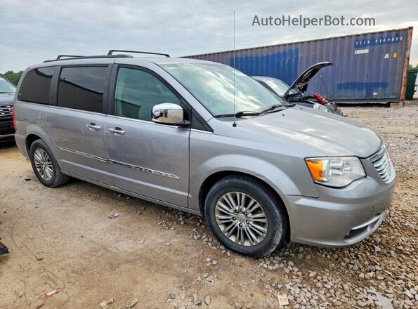 2C4RC1CGXGR304319 2016 CHRYSLER TOWN Silver Вид спереду