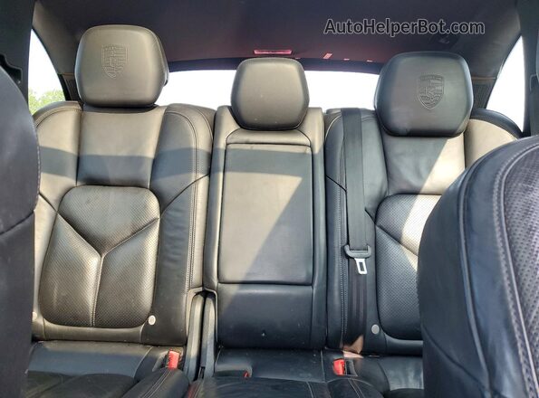 WP1AA2A25HKA85543 2017 PORSCHE CAYENNE Black Вид задньої частини салону