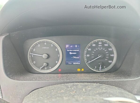 5NPE24AF9HH480712 2017 HYUNDAI SONATA White Widok tylnych siedzeń