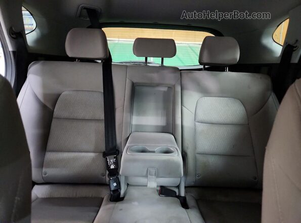 KM8J3CA22GU233597 2016 HYUNDAI TUCSON Белый Вид задней части салона