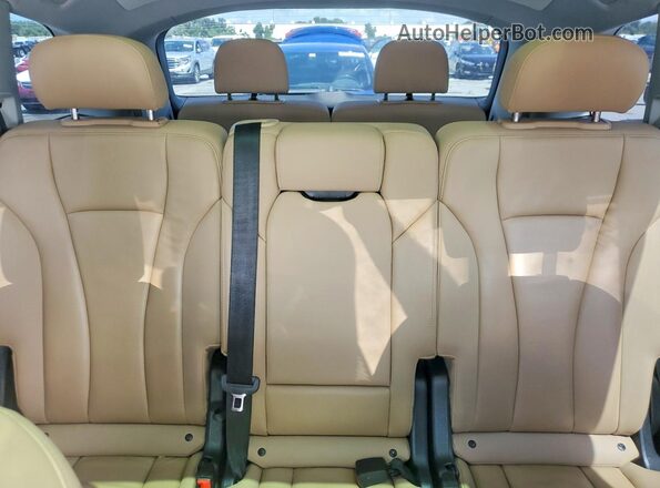 WA1LXAF75MD017081 2021 AUDI Q7 White Widok wnętrza z tyłu