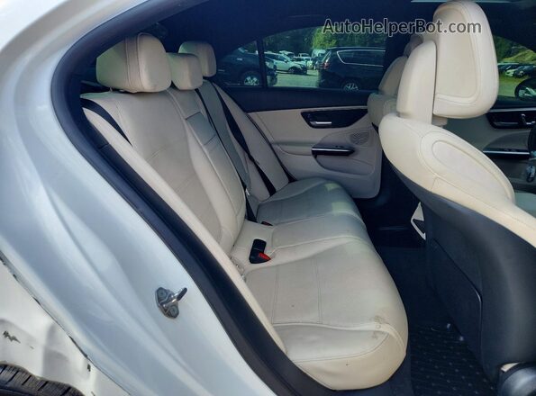 W1KAF4HB4PR138510 2023 MERCEDES-BENZ C White Widok wnętrza z tyłu