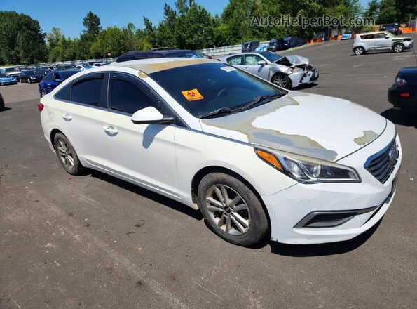 5NPE24AF1HH485046 2017 HYUNDAI SONATA White Widok z przodu