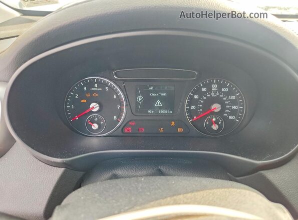 5XYPG4A3XHG321947 2017 KIA SORENTO White Widok tylnych siedzeń