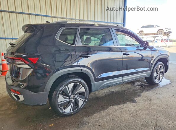 3VVUC7B24TM043615 2026 VOLKSWAGEN TAOS Black Przód prawy