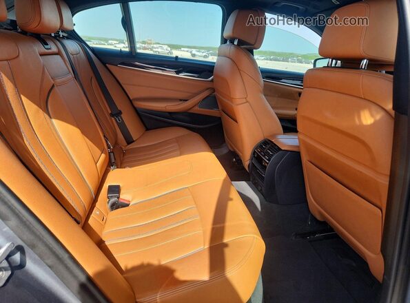WBAJB9C5XJB035786 2018 BMW M5 Blue Widok wnętrza z tyłu