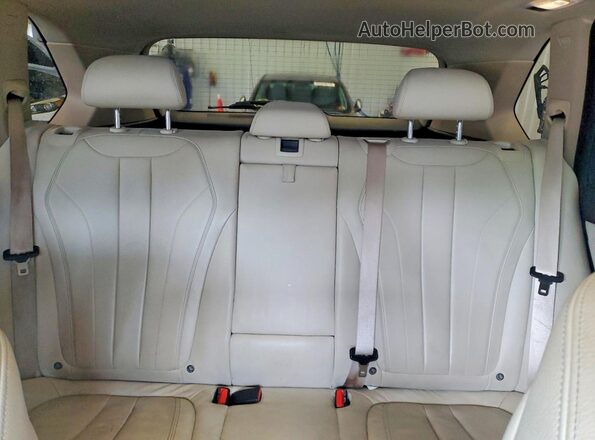 5UXKT0C50G0S75691 2016 BMW X5 Gray Vista interior trasera
