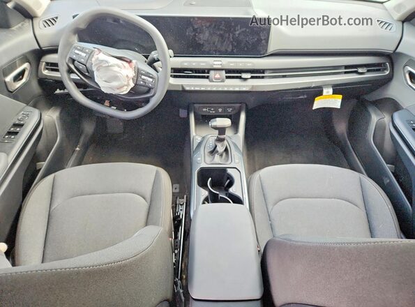3KPFT4DEXSE102396 2025 KIA K4 Black Vista del cuadro de instrumentos