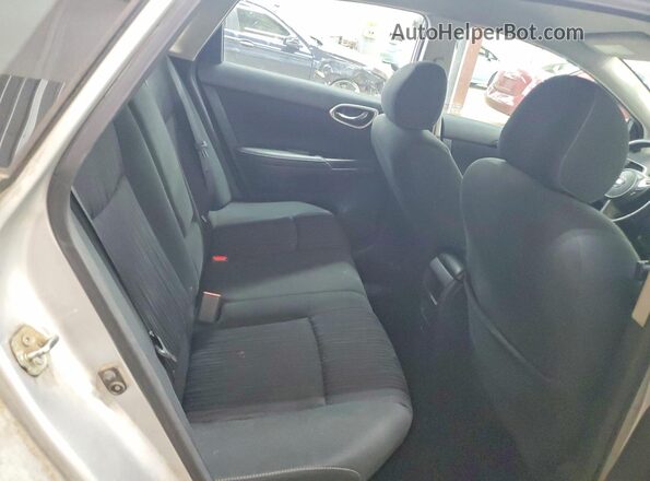 3N1AB7AP3KY368638 2019 NISSAN SENTRA Silver Widok wnętrza z tyłu
