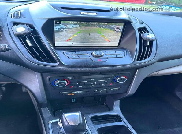 1FMCU9HD0JUA68382 2018 FORD ESCAPE White Vista del compartimento del motor