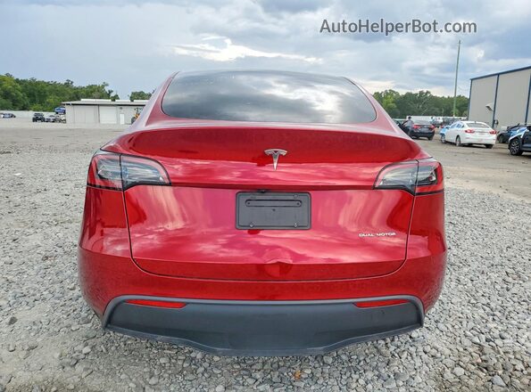 7SAYGDEE0RA233661 2024 TESLA MODEL Y Red Front interior view