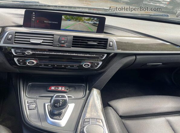 WBA8D9G58JNU71313 2018 BMW 3 SERIES Gray VIN կոդի պիտակի տեսք
