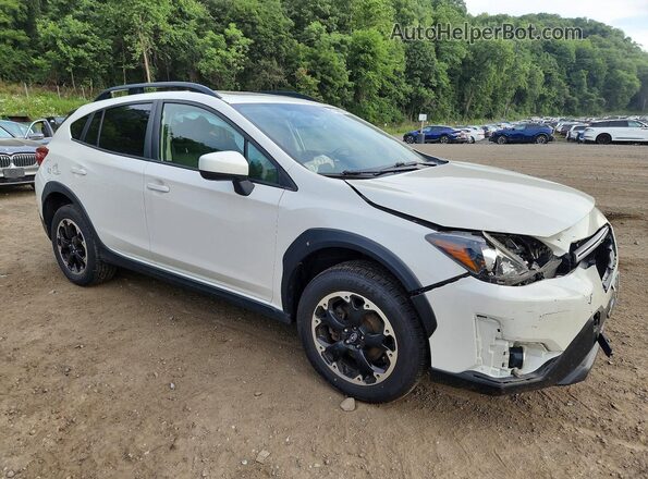 JF2GTAEC6M8307695 2021 SUBARU CROSSTREK White Vista frontal