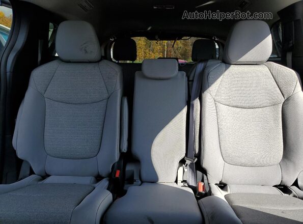 5TDKRKEC3SS240317 2025 TOYOTA SIENNA Silver Հետևի նստատեղերի տեսք