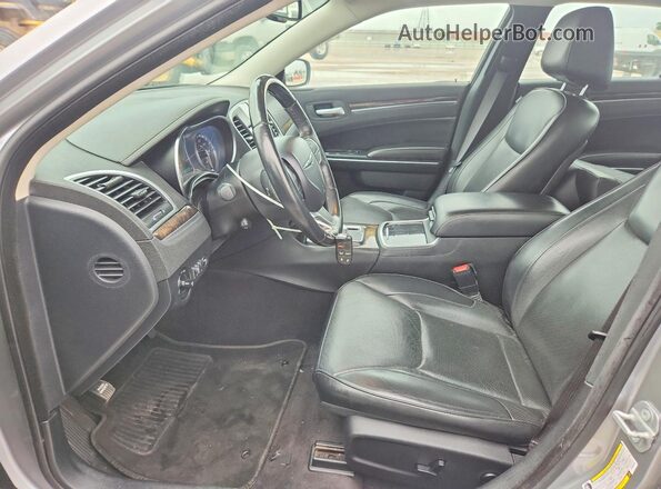 2C3CCAEG7JH194155 2018 CHRYSLER 300 Silver Вид панелі приладів