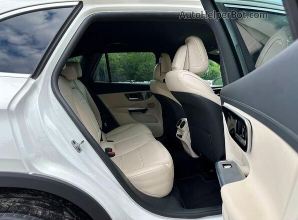 W1NKM4GBXRU038782 2024 MERCEDES-BENZ GLC-CLASS White Vista del salpicadero