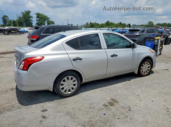 3N1CN7APXJL824887 2018 NISSAN VERSA Silver Front right