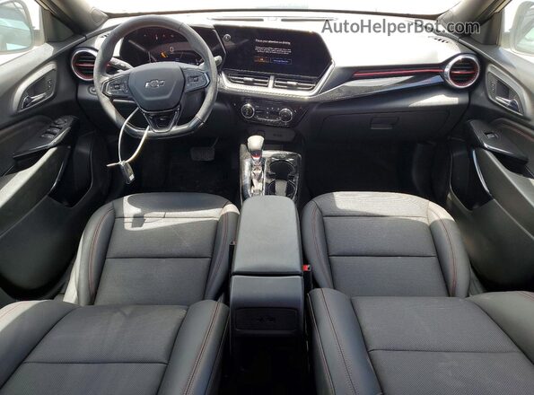 KL77LJEP2TC034104 2026 CHEVROLET TRAX Cream Вид щитка приладів