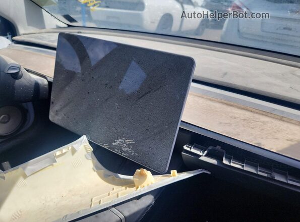 5YJ3E1EA1MF996096 2021 TESLA MODEL White Widok tylnych siedzeń
