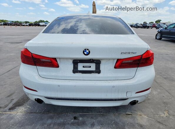 WBAJA9C59JB253480 2018 BMW 5 SERIES White Вид салону спереду