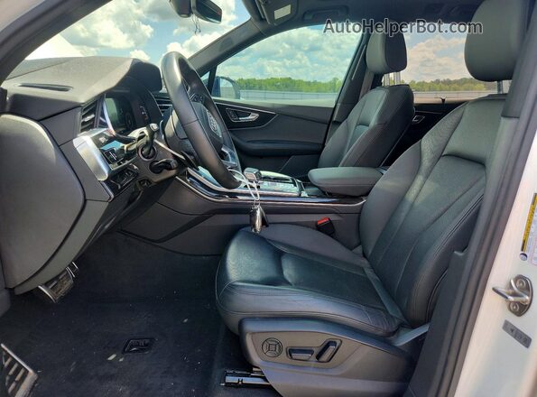 WA1VXAF75MD021012 2021 AUDI Q7 White Vista del salpicadero