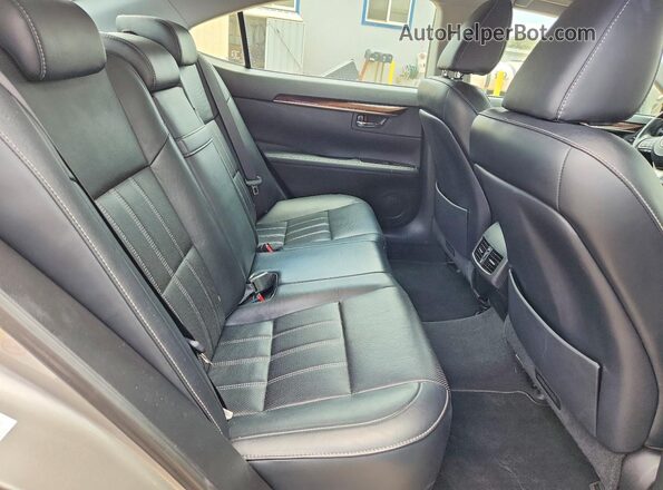 58ABK1GG1GU015870 2016 LEXUS ES Silver Հետևի նստատեղերի տեսք