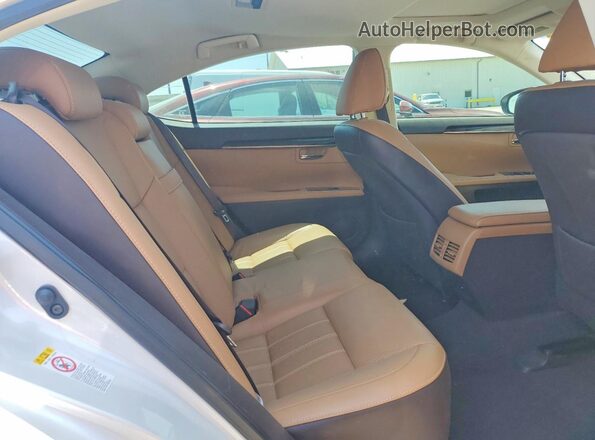 58ABK1GG1HU077240 2017 LEXUS ES White Vista de los asientos traseros