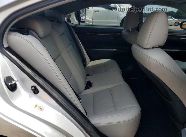 58ABK1GG5HU058772 2017 LEXUS ES Silver Вид задніх сидінь