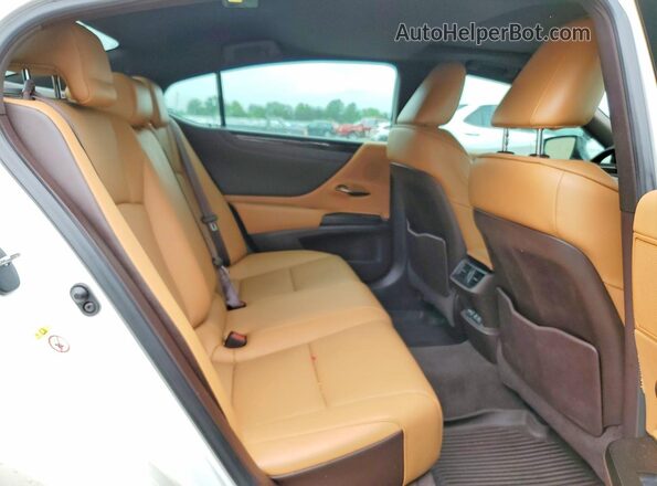 58ABZ1B15KU040522 2019 LEXUS ES White Rear seats view
