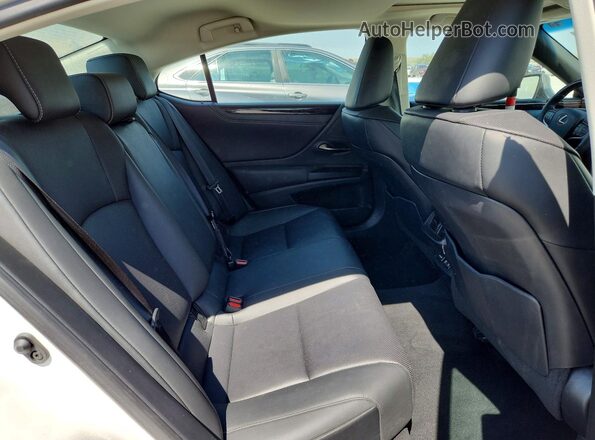 58ABZ1B16KU050797 2019 LEXUS ES White Вид задніх сидінь