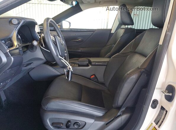 58ACA1C13MU007368 2021 LEXUS ES Белый Вид салона спереди
