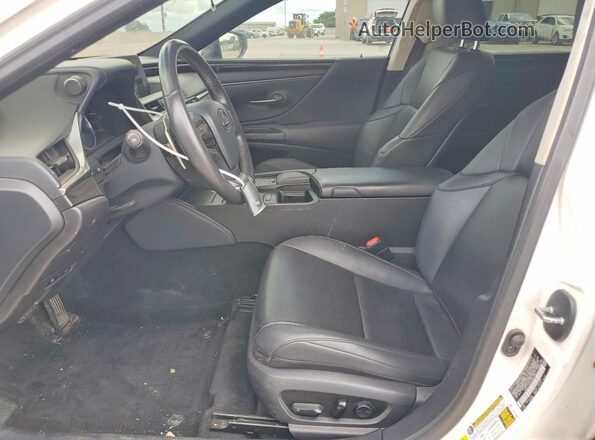 58ACZ1B10LU057749 2020 LEXUS ES White Front interior view
