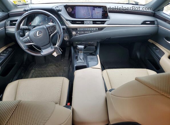 58AD11D14MU003915 2021 LEXUS ES Silver Vista del salpicadero