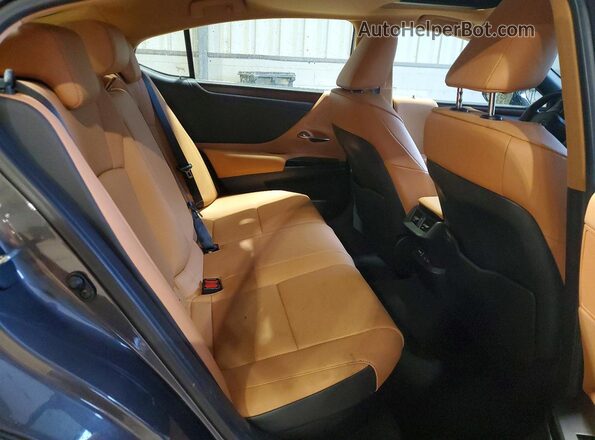 58ADA1C12RU054242 2024 LEXUS ES Gray Vista de los asientos traseros