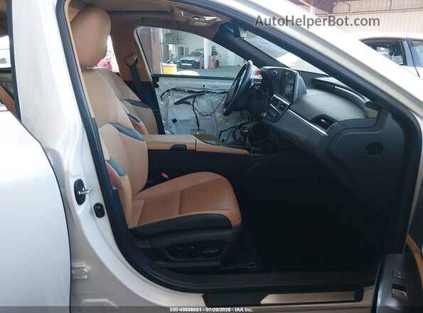 58ADA1C13NU013922 2022 LEXUS ES 300H White Front interior view