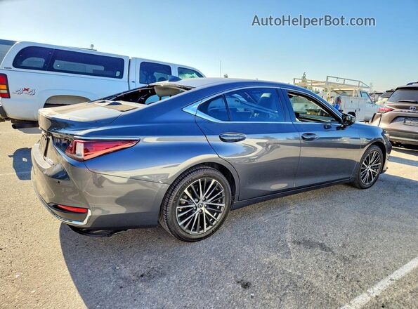 58ADA1C16PU031737 2023 LEXUS ES Gray Trasero derecho