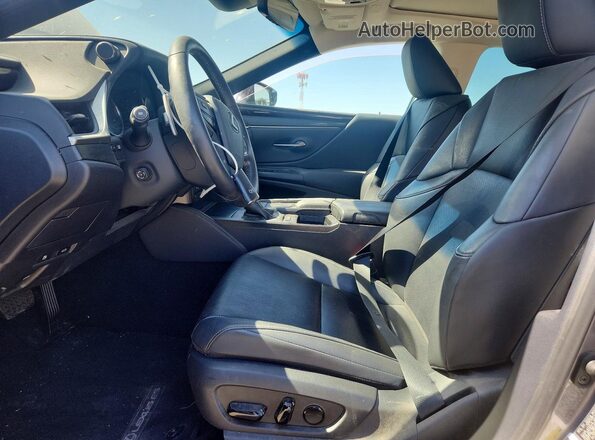 58ADA1C17MU008091 2021 LEXUS ES Gray Вид салону спереду