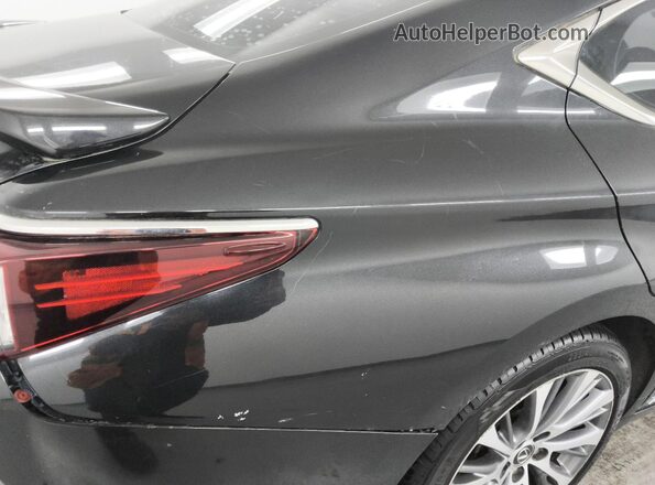 58ADA1C18MU003465 2021 LEXUS ES Black 