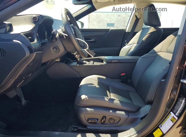 58ADZ1B11PU140553 2023 LEXUS ES Черный Вид салона спереди