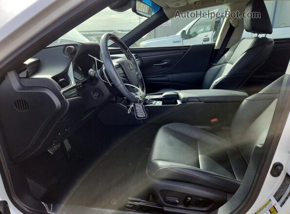 58ADZ1B18LU071340 2020 LEXUS ES White Вид салону спереду