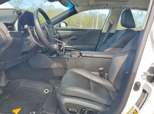 58ADZ1B18MU093596 2021 LEXUS ES White Front interior view