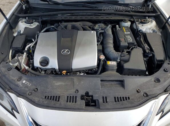 58ADZ1B18MU093596 2021 LEXUS ES White Rear interior view
