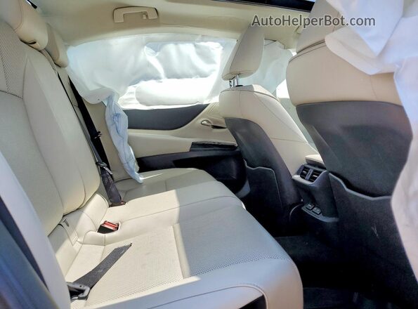 58ADZ1B18SU210896 2025 LEXUS ES Gray Widok tylnych siedzeń