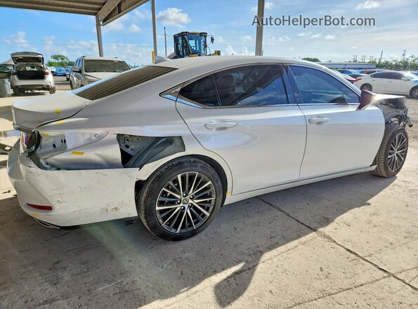 58ADZ1B19SU215959 2025 LEXUS ES White უკანა მარჯვენა